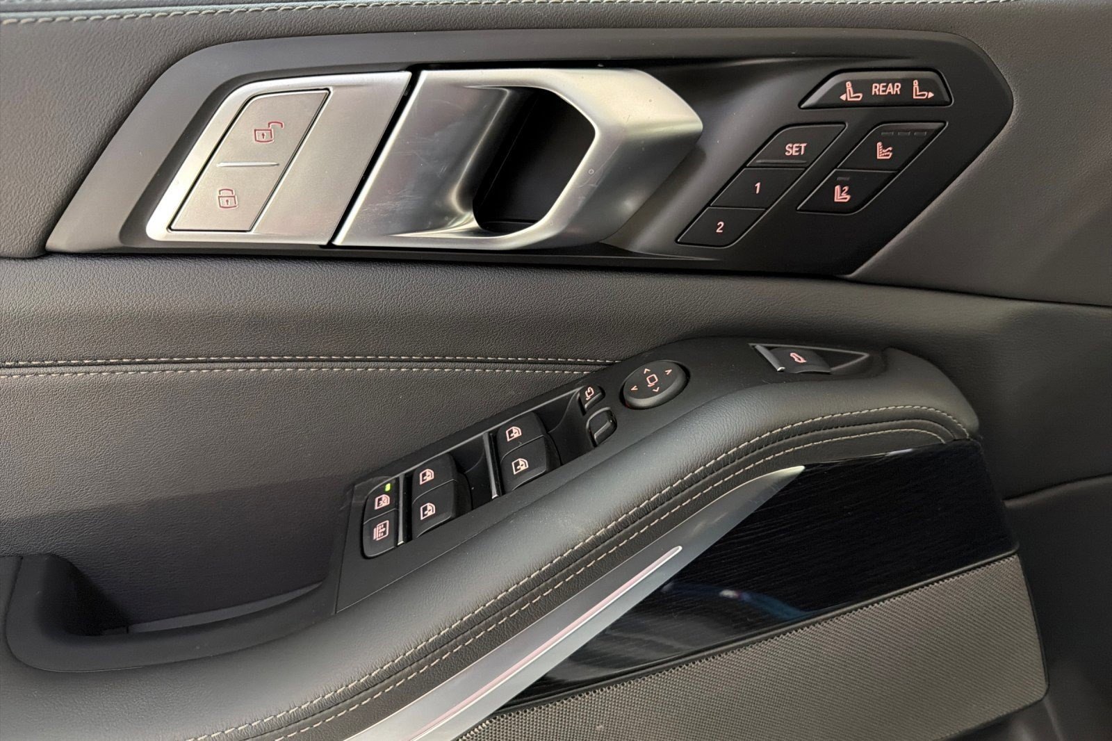 New 2026 BMW X7 xDrive40i w/ Executive Package image 13