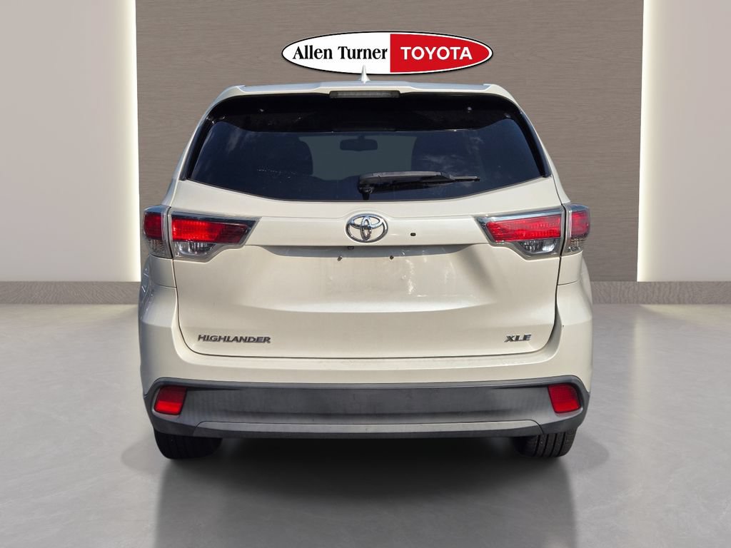 Used 2015 Toyota Highlander XLE FWD image 8