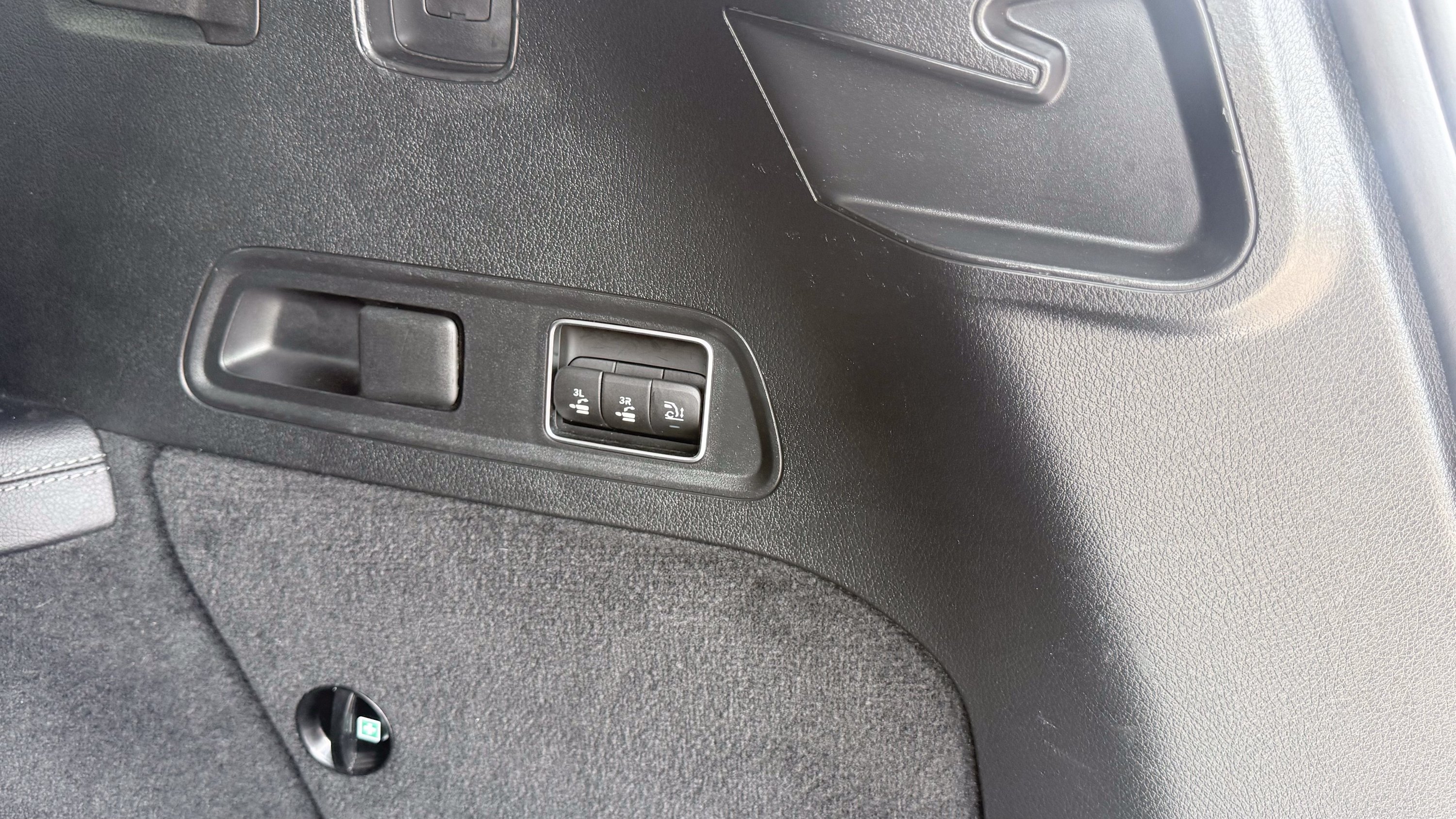 Used 2024 Mercedes-Benz GLS 450 4MATIC image 21
