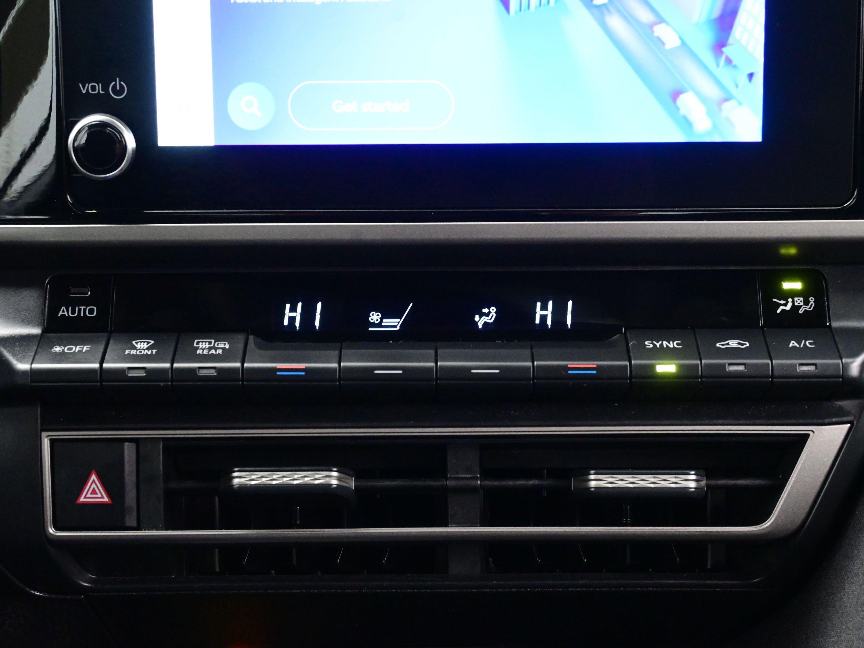 Used 2025 Toyota Camry LE image 19