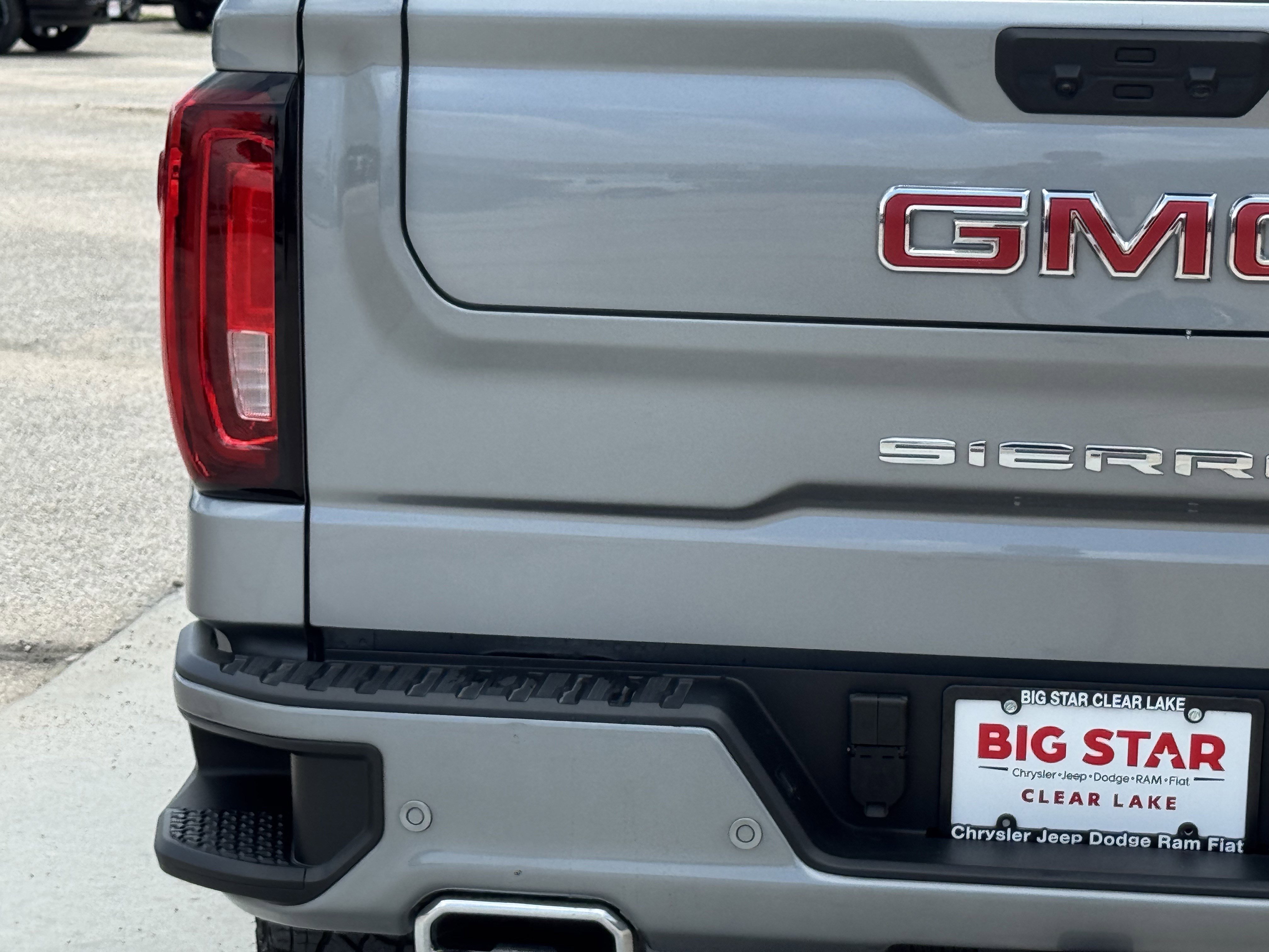 Used 2025 GMC Sierra 1500 AT4 w/ AT4 Premium Package image 12
