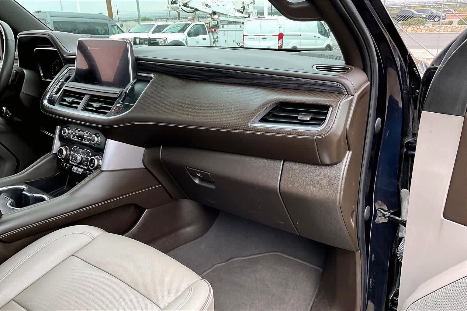 Used 2023 GMC Yukon SLT w/ SLT Luxury Package AWD/4WD image 19