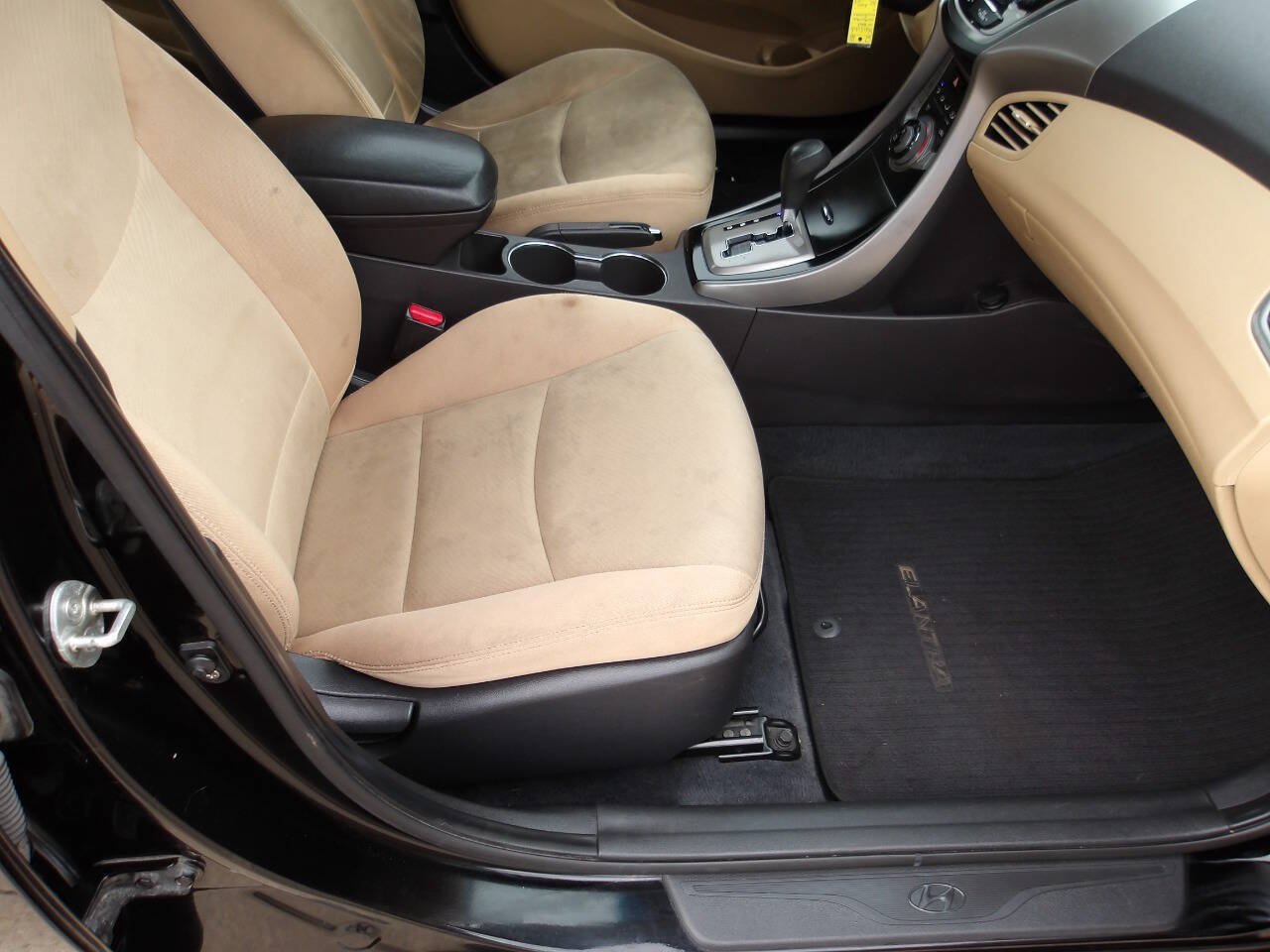 Used 2013 Hyundai Elantra GLS w/ Preferred Pkg FWD image 6