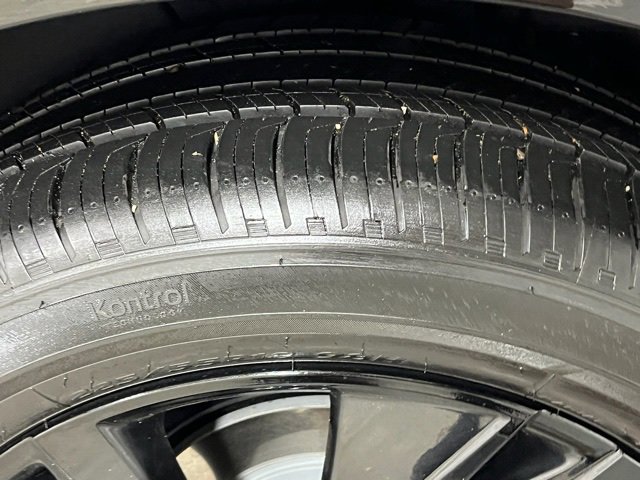 Used 2025 Buick Encore GX Sport Touring w/ Advanced Technology Package image 28