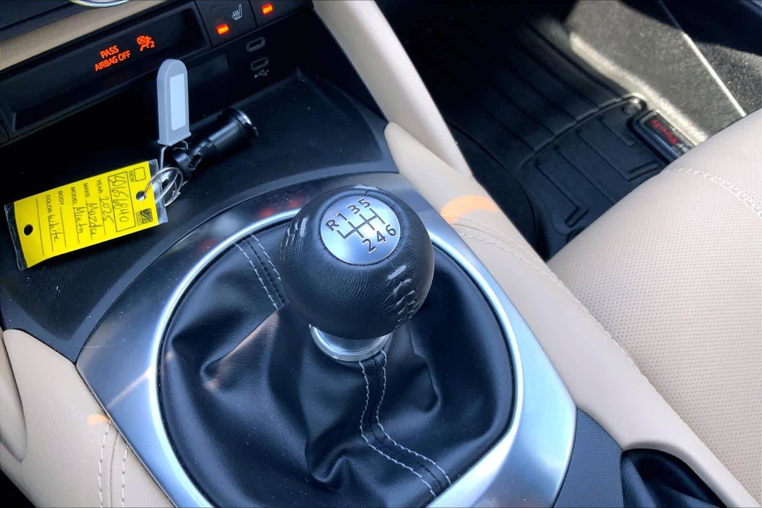 Used 2025 MAZDA MX-5 Miata RF Grand Touring RWD image 13