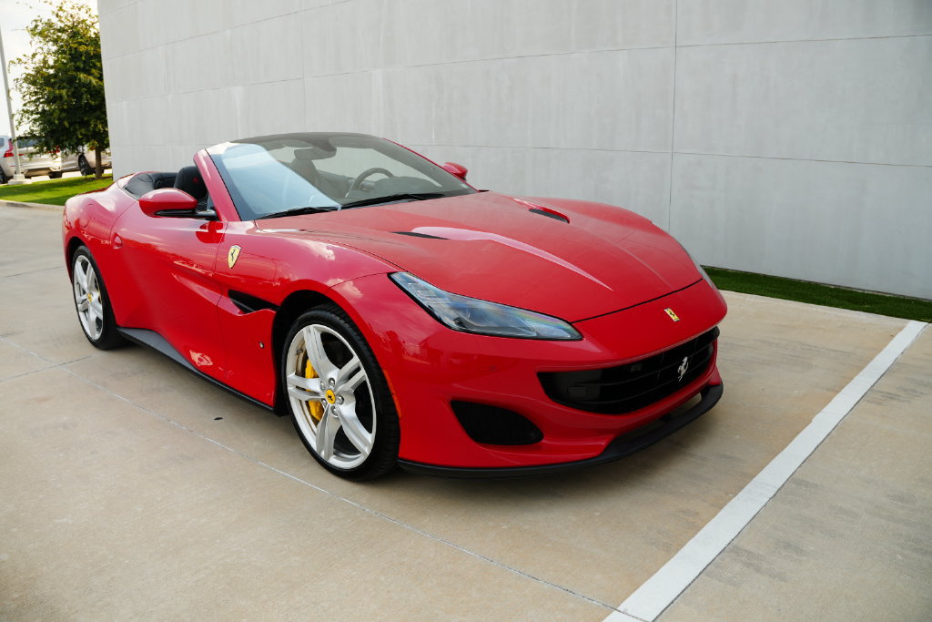 Used 2019 Ferrari Portofino RWD image 34