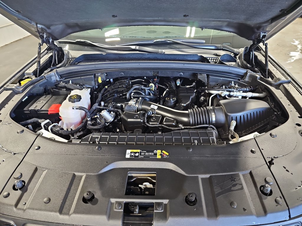 Used 2023 Jeep Grand Cherokee Altitude AWD/4WD image 43