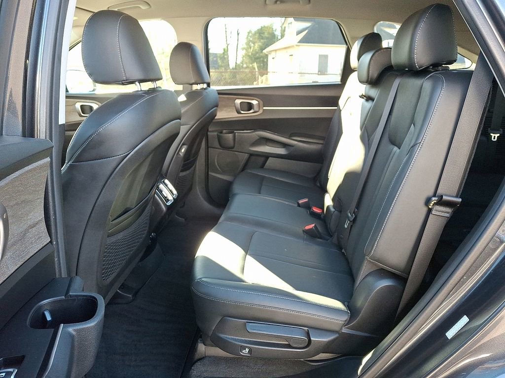 Used 2022 Kia Sorento S image 10
