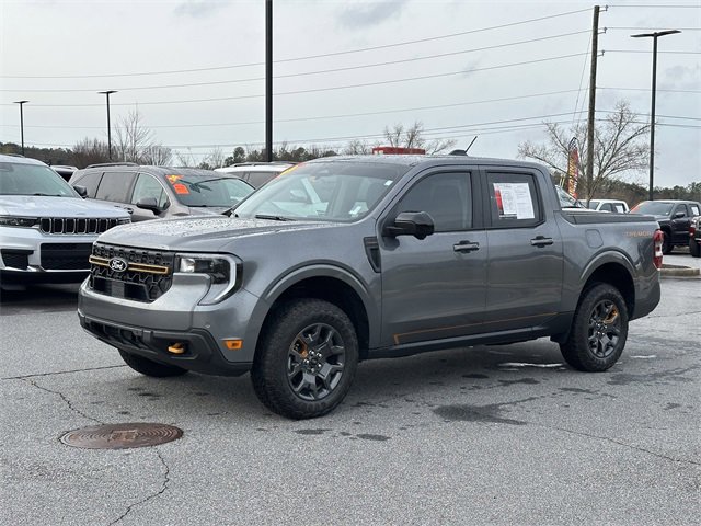 Used 2025 Ford Maverick Tremor image 3