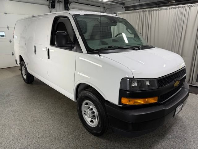 Used 2019 Chevrolet Express 2500 RWD image 3