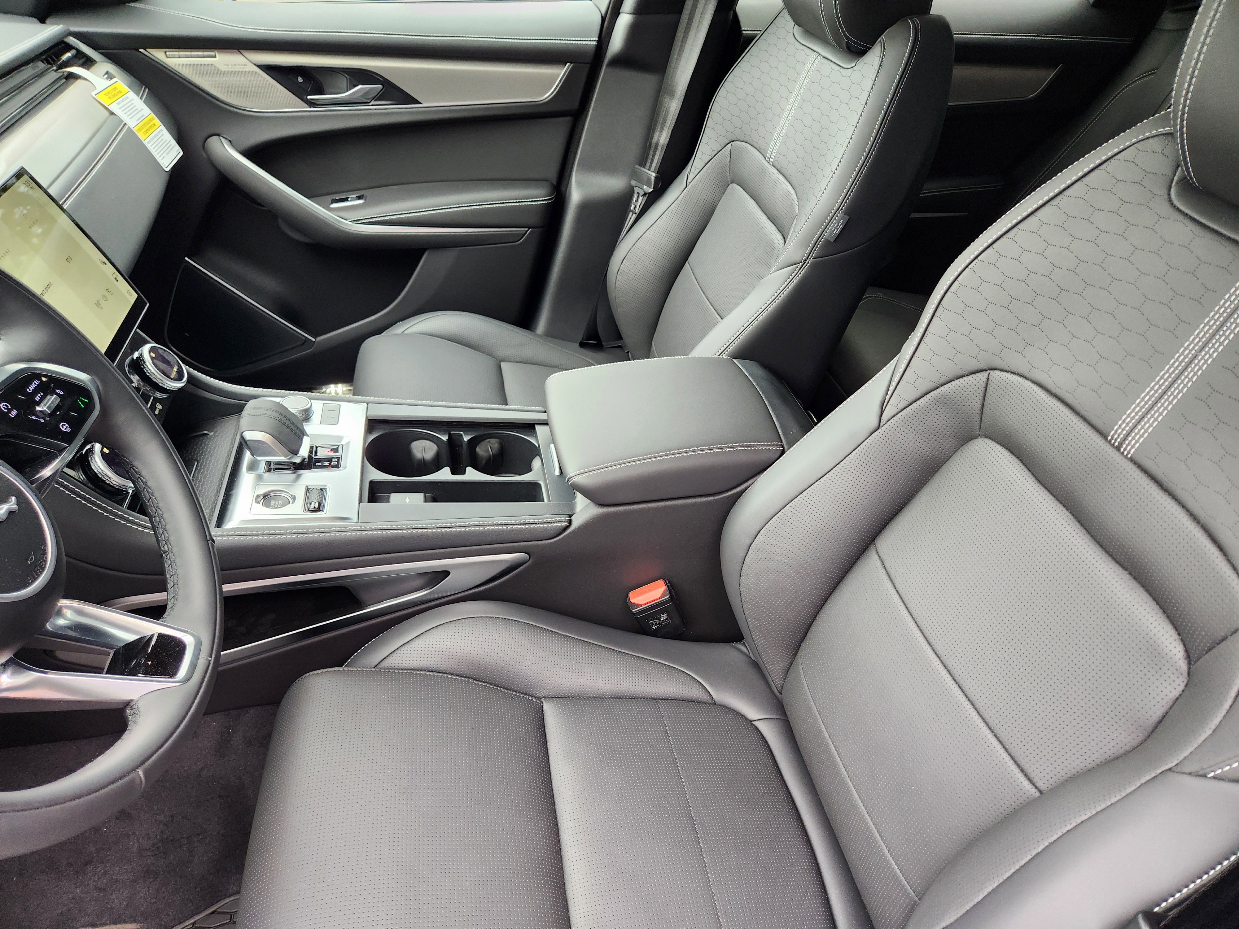 New 2026 Jaguar F-PACE R-Dynamic S image 16