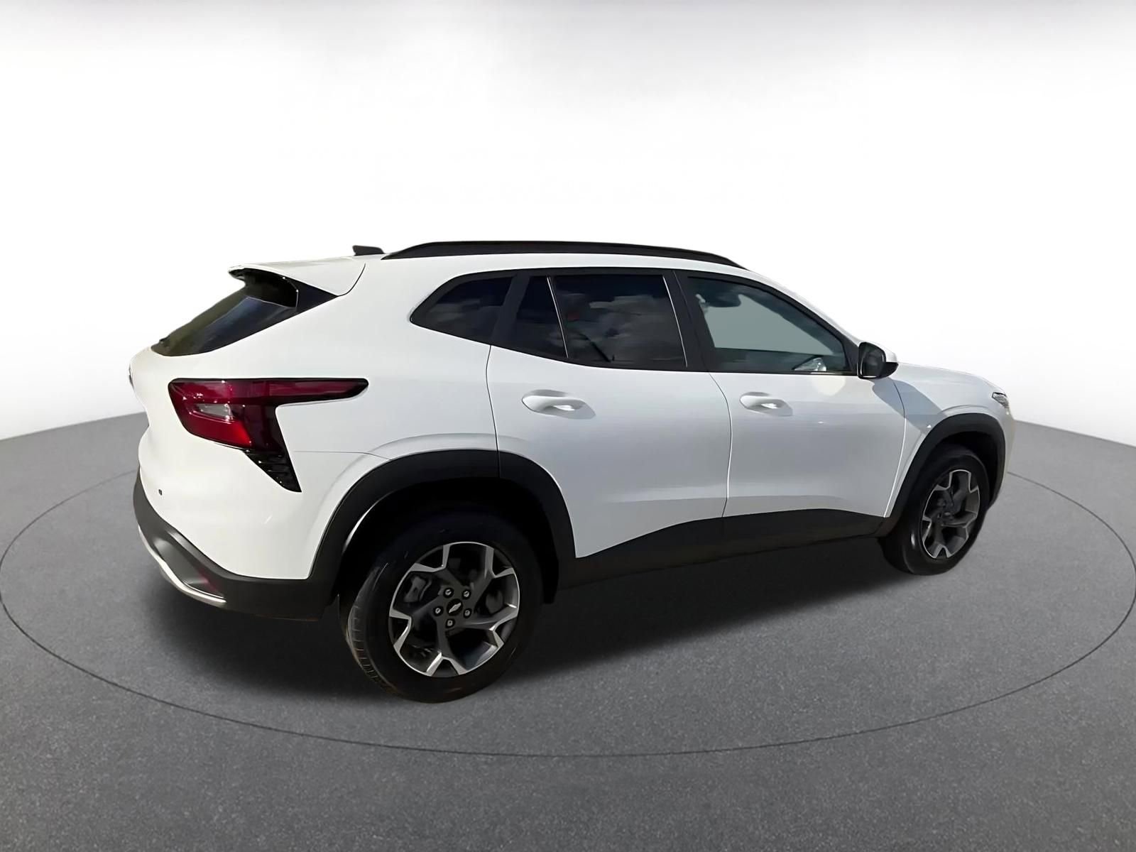 Used 2025 Chevrolet Trax LT image 15