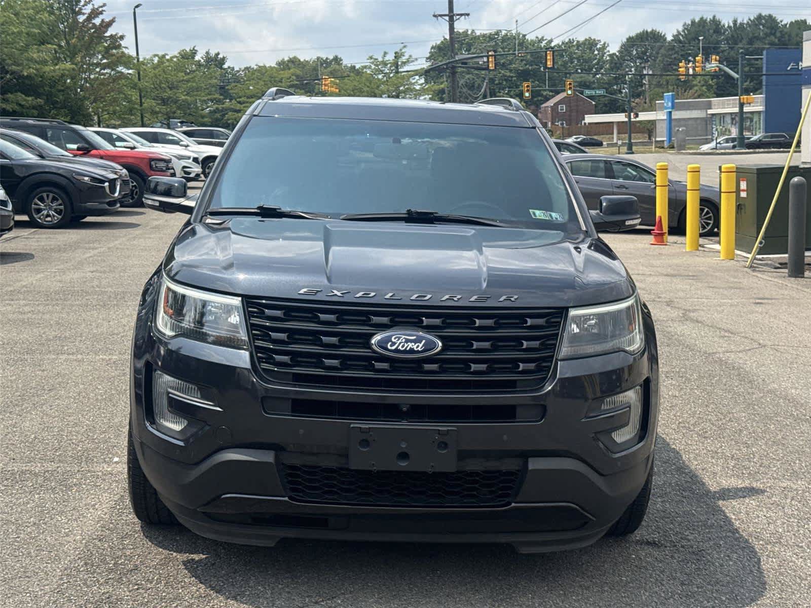 Used 2017 Ford Explorer Sport w/ Equipment Group 401A AWD/4WD image 8