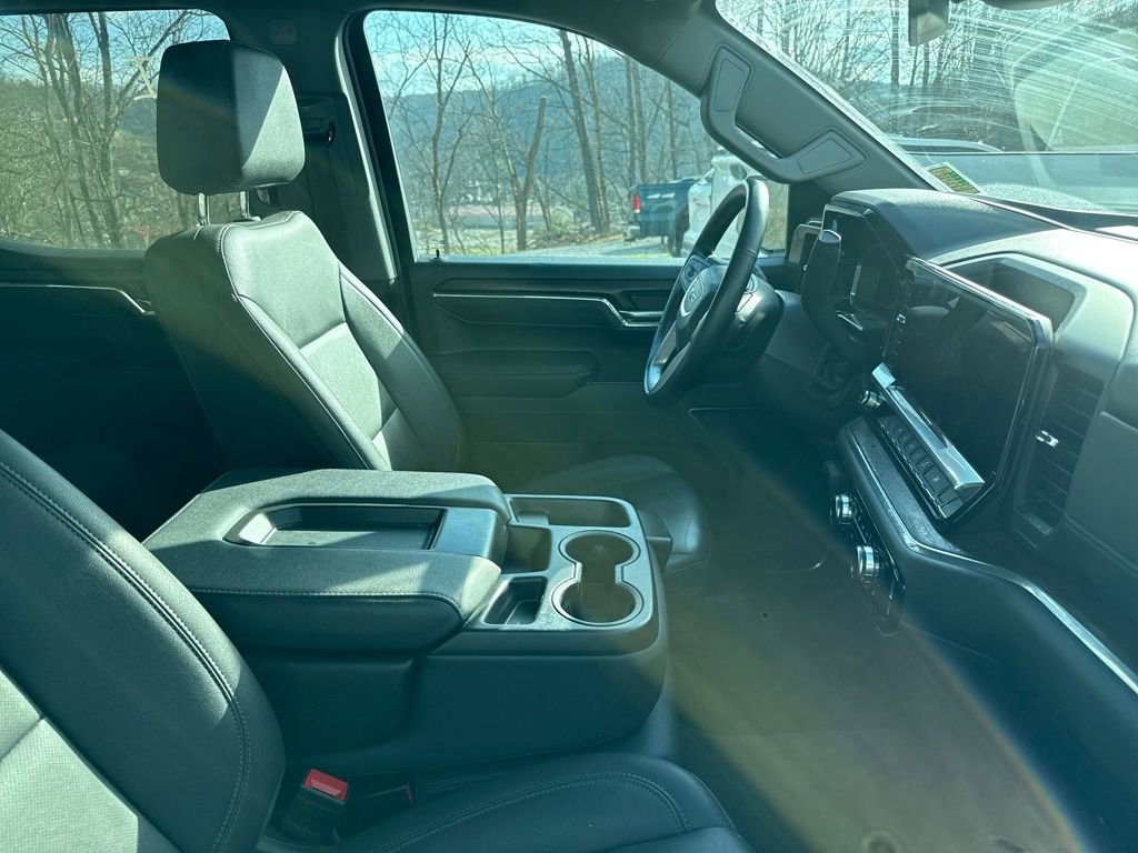 Used 2025 GMC Sierra 1500 SLT image 8