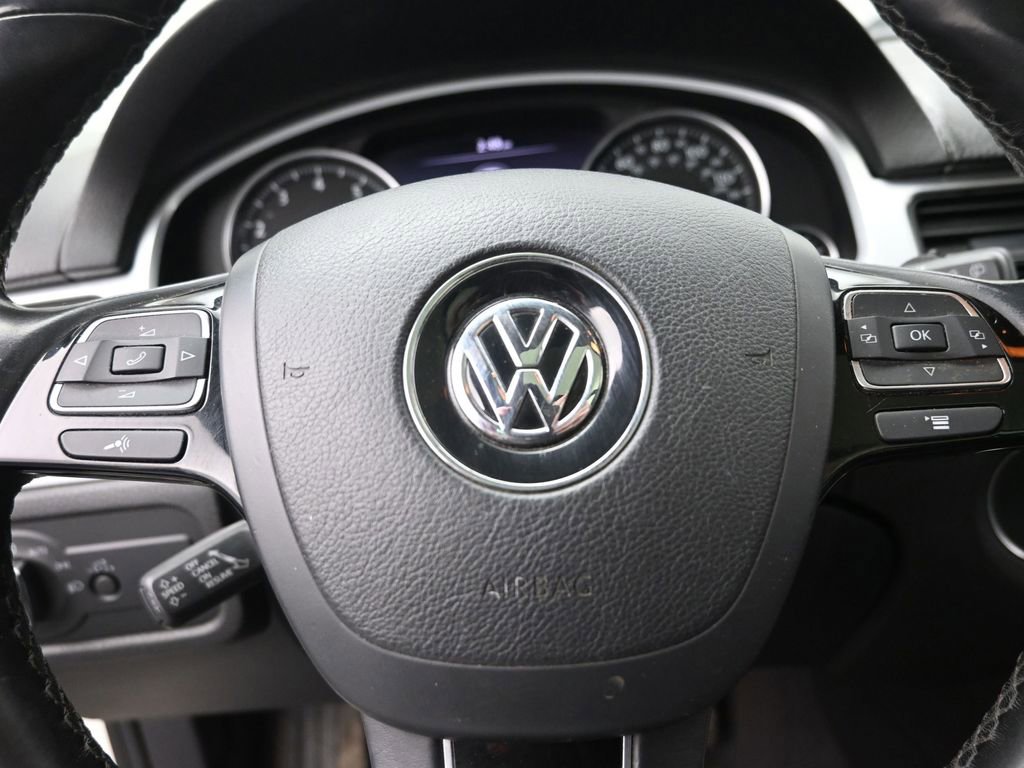 Used 2011 Volkswagen Touareg VR6 AWD/4WD image 15