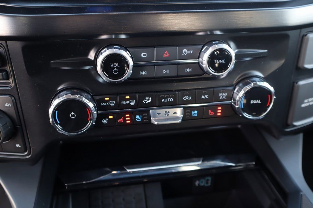 New 2026 Ford F250 Lariat w/ Black Appearance Package image 9