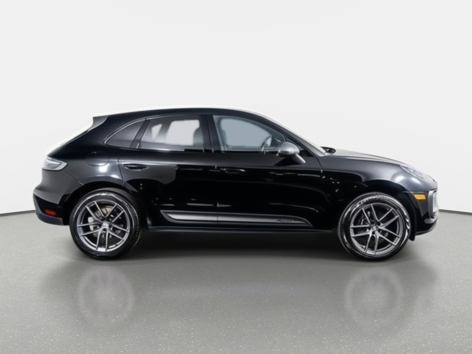 Used 2025 Porsche Macan Turbo AWD/4WD image 5