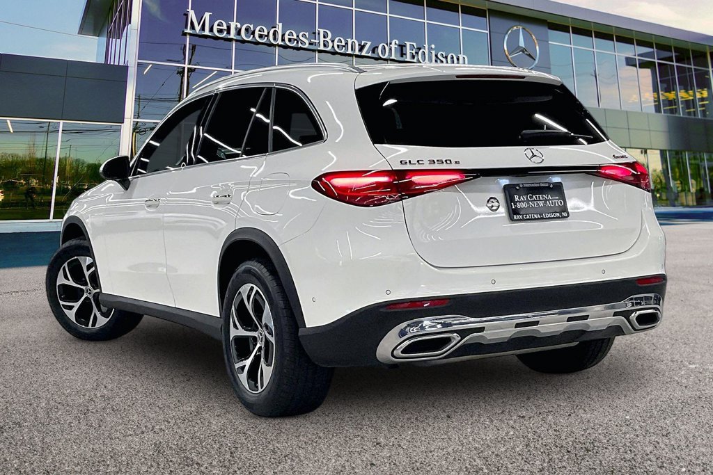Certified 2025 Mercedes-Benz GLC 350e 4MATIC image 2