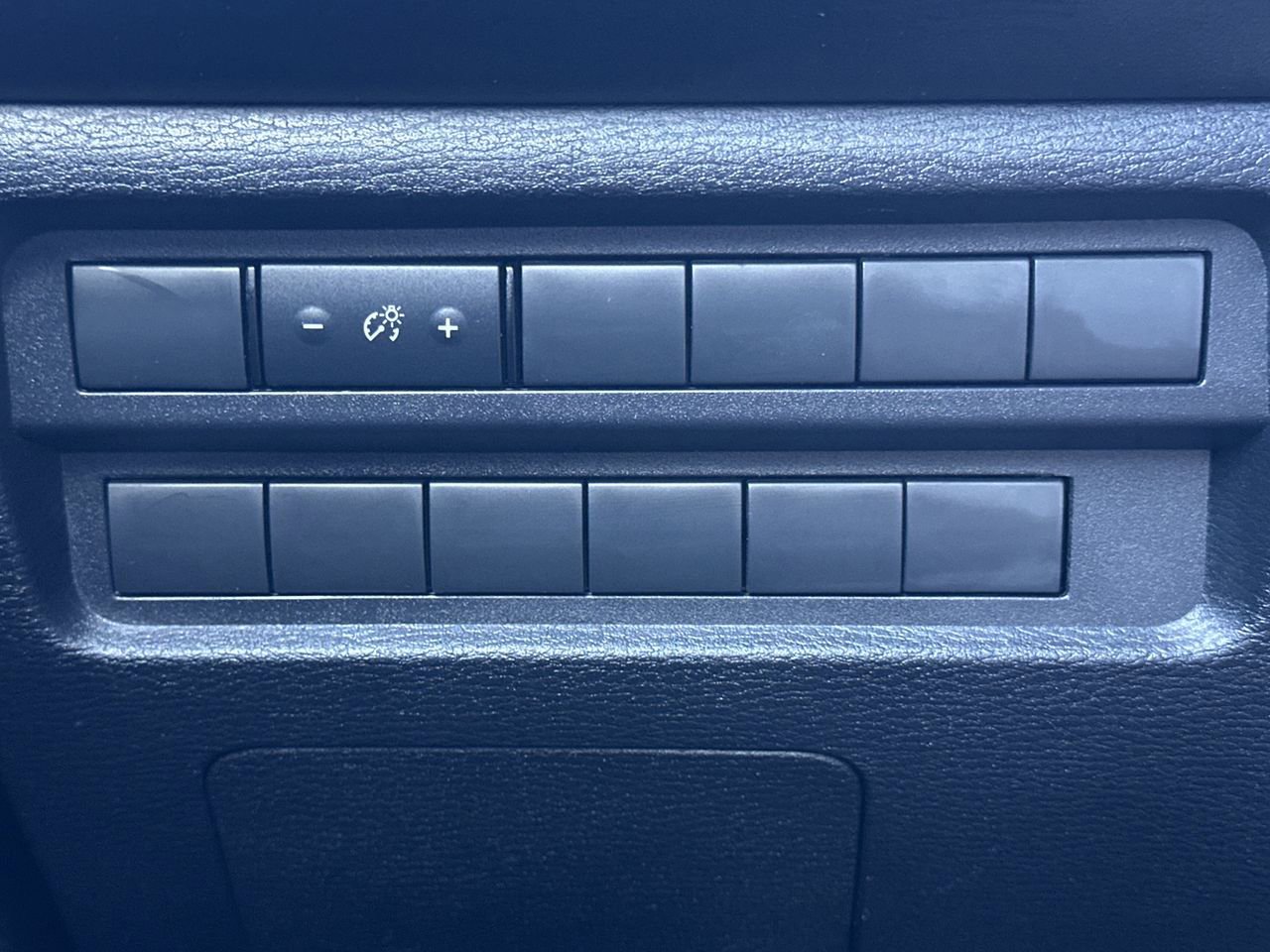 Used 2024 Mitsubishi Outlander ES image 16