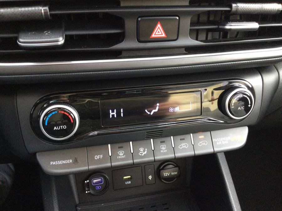 Used 2022 Hyundai Kona SEL w/ Convenience Package image 14