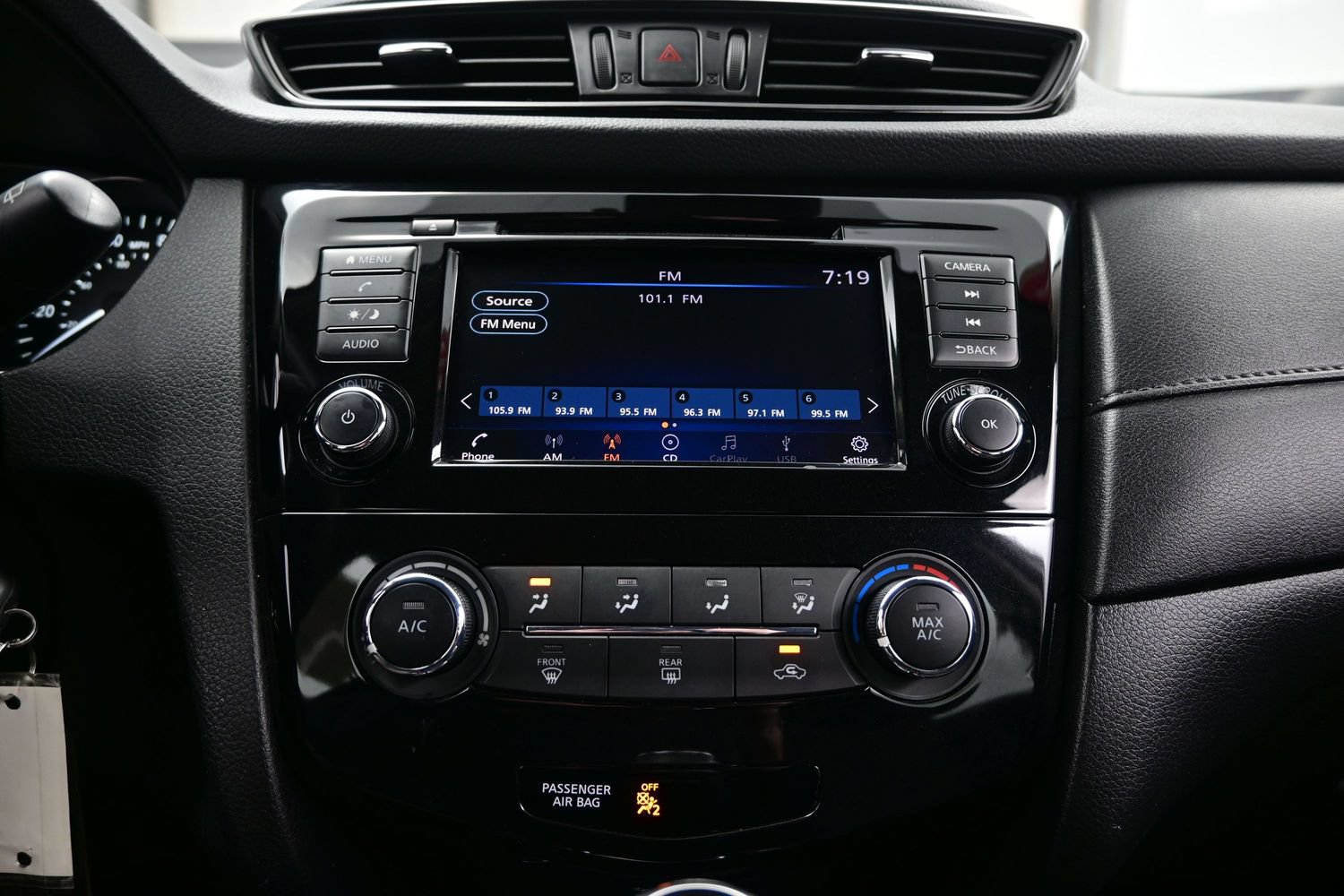 Used 2020 Nissan Rogue S FWD image 17