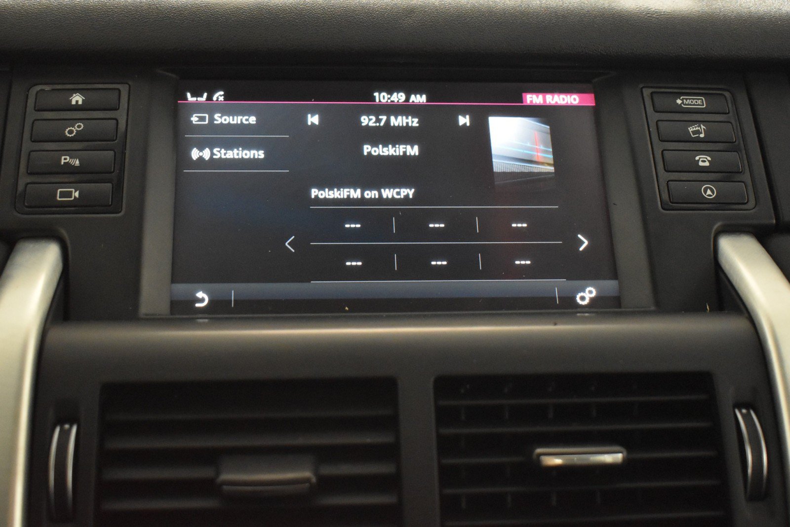 Used 2019 Land Rover Discovery Sport HSE AWD/4WD image 17