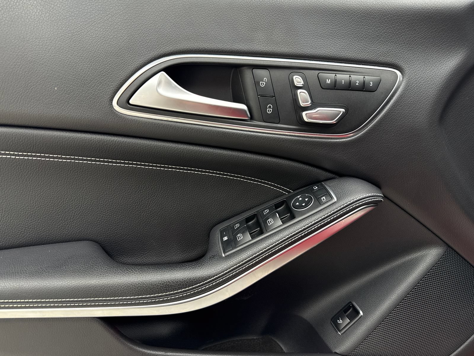 Used 2019 Mercedes-Benz CLA 250 image 35