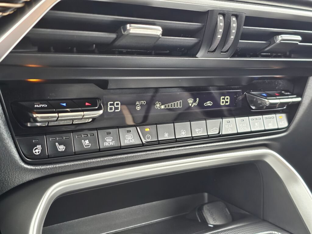 Certified 2025 MAZDA CX-90 Plug-In Hybrid w/ Premium Plus AWD/4WD image 15