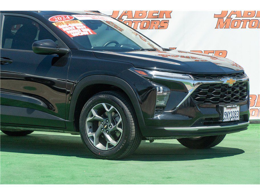Used 2024 Chevrolet Trax LT FWD image 32