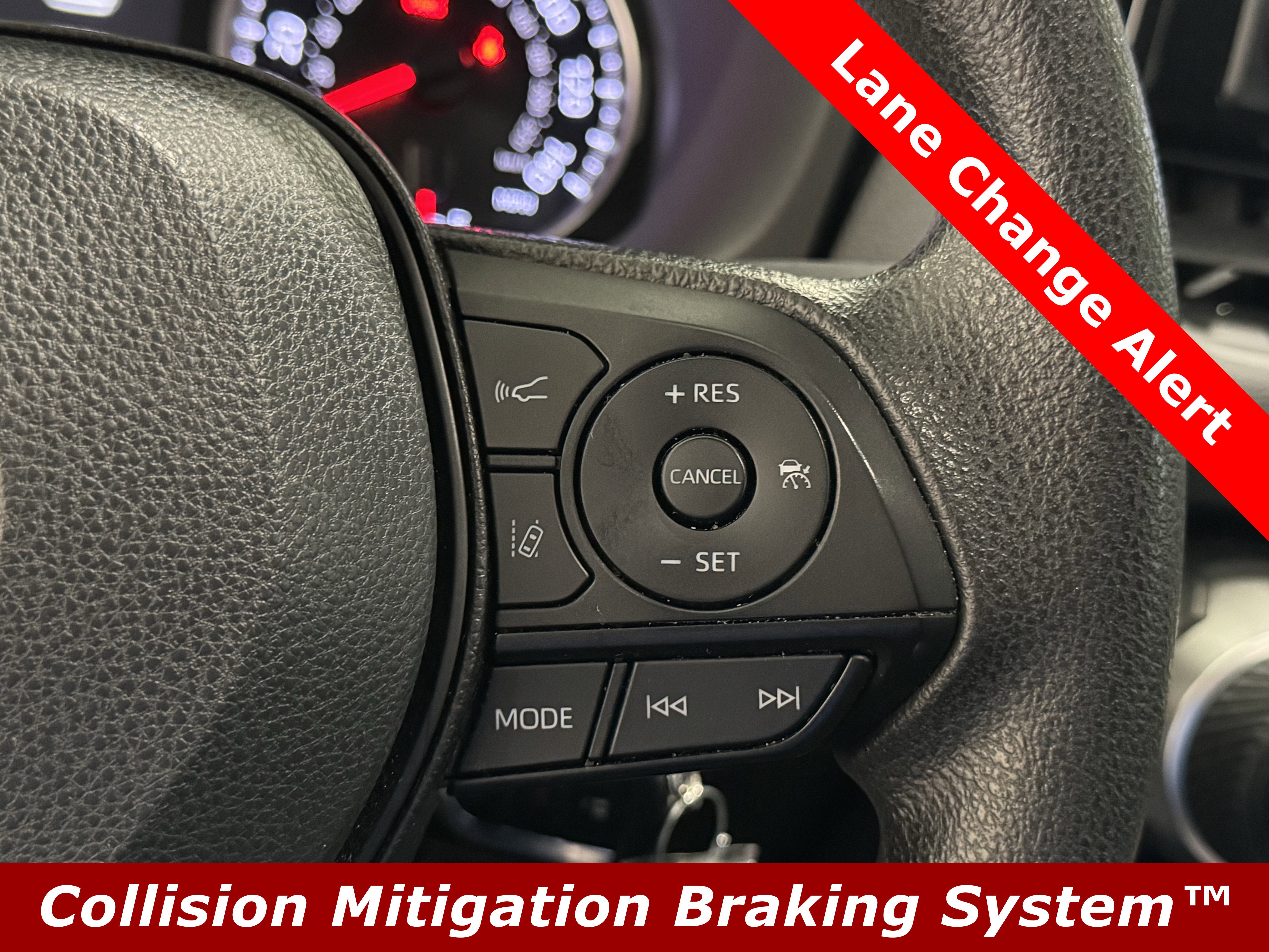 Used 2022 Toyota RAV4 LE image 8