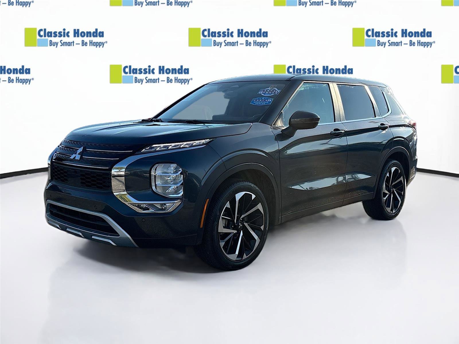 Used 2024 Mitsubishi Outlander SE image 3