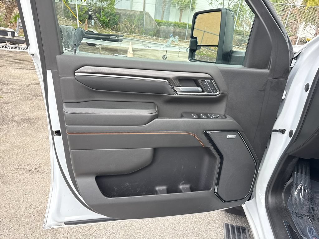 Used 2024 GMC Sierra 2500 AT4 w/ AT4 Premium Plus Package AWD/4WD image 14