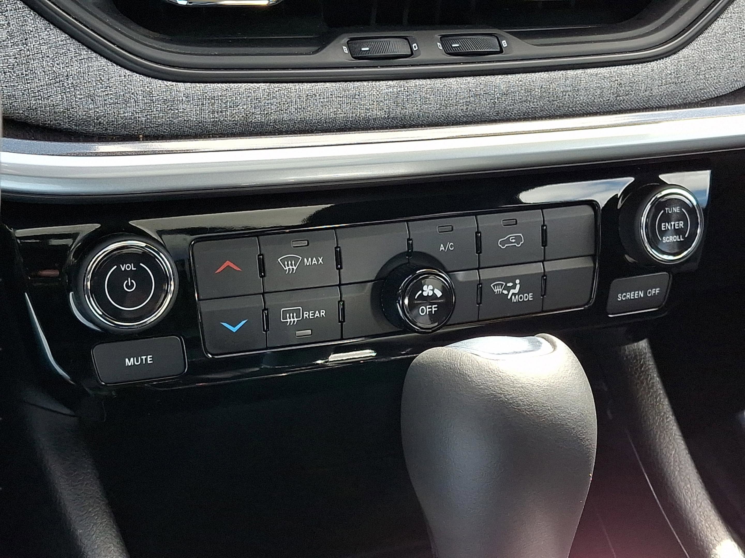 Certified 2023 Jeep Compass Latitude w/ Sun and Sound Group image 18