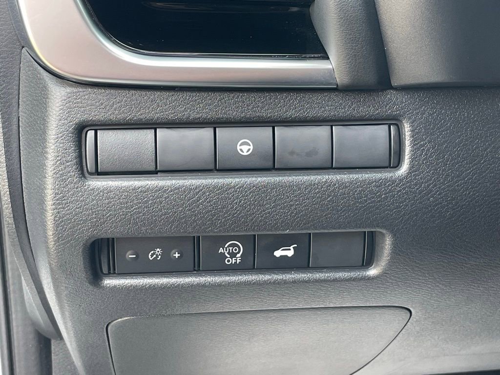 Used 2024 Nissan Rogue SL image 27