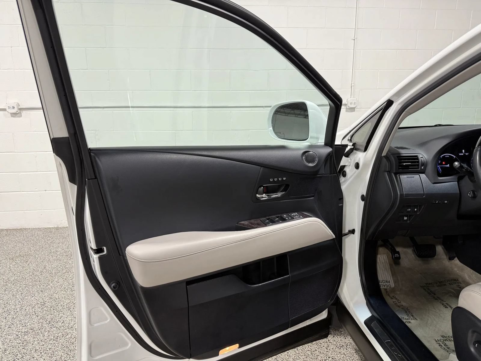 Used 2013 Lexus RX 450h AWD w/ Navigation Pkg image 10