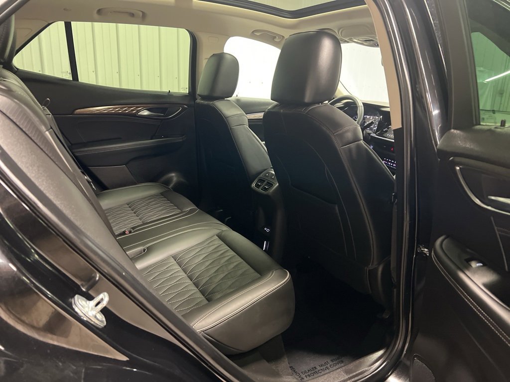 Certified 2022 Buick Envision Avenir w/ Technology Package II image 9