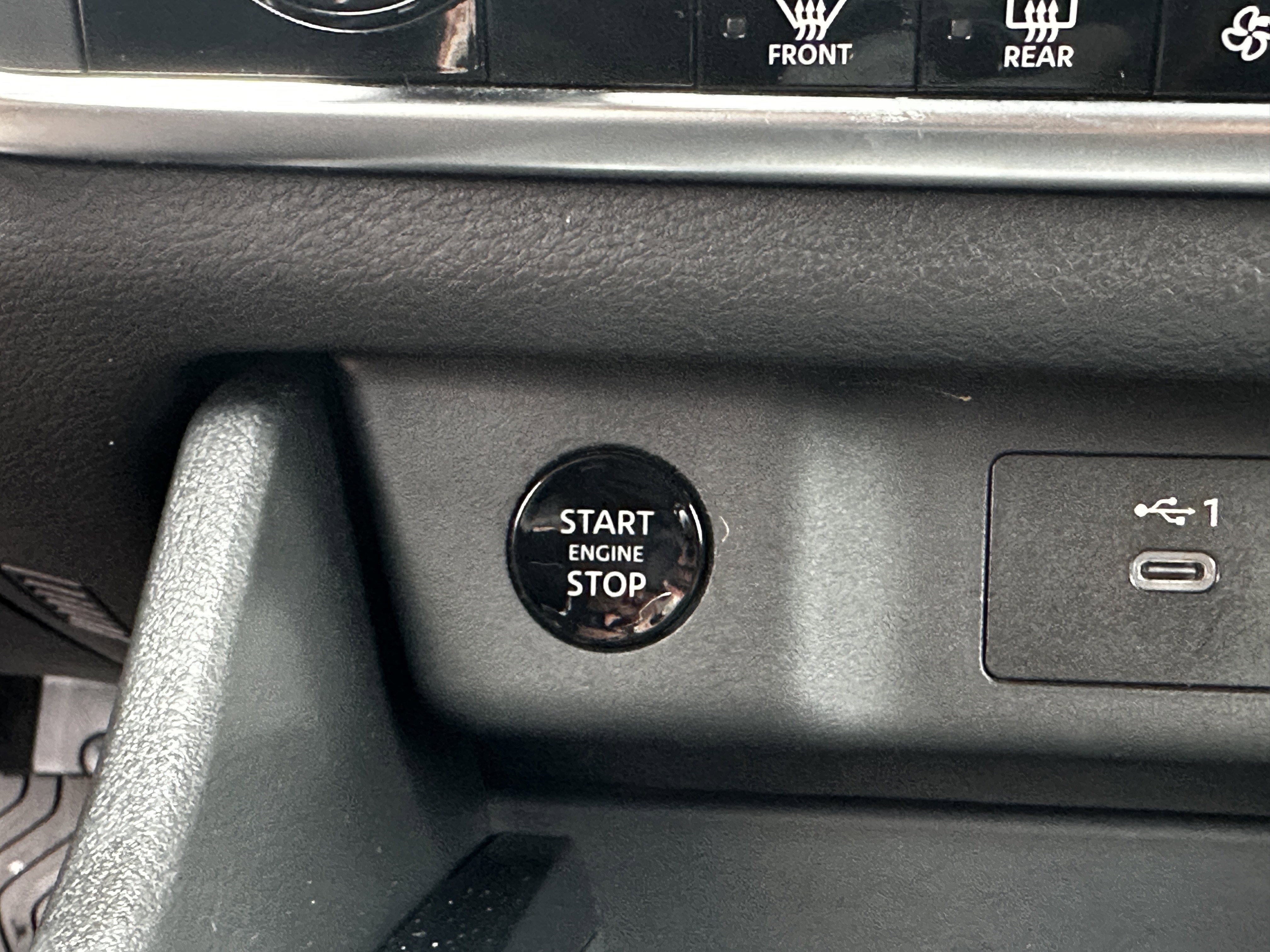 Used 2024 Nissan Rogue SV FWD image 24