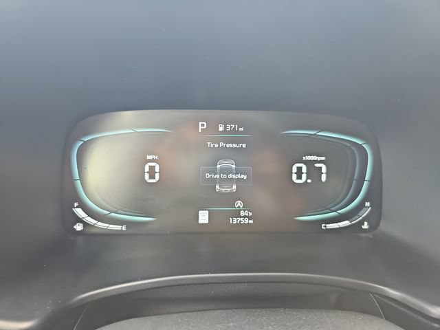 Used 2025 Kia Soul LX w/ LX Technology Package FWD image 11
