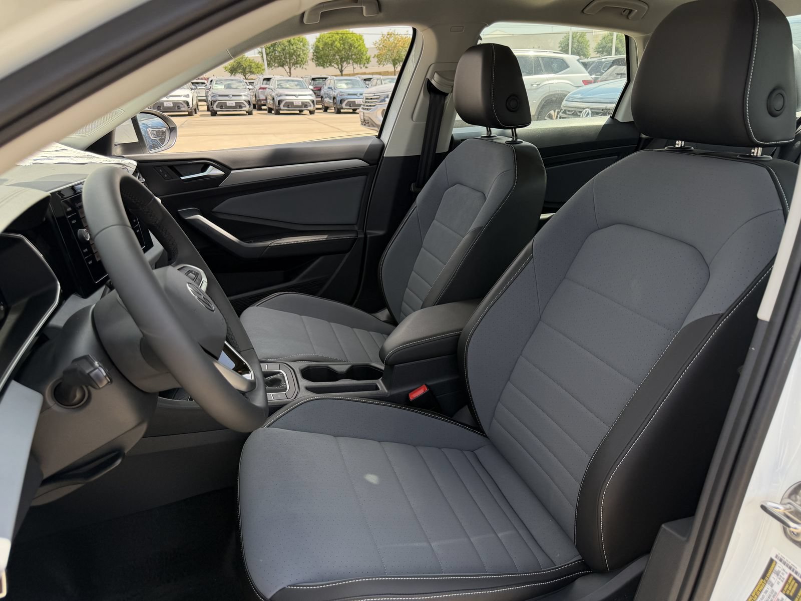 New 2026 Volkswagen Jetta SE FWD image 25