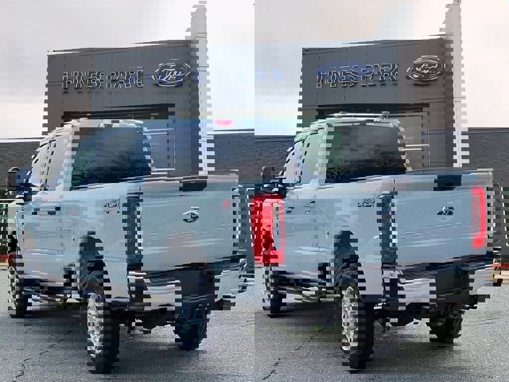 Certified 2025 Ford F250 XLT image 5