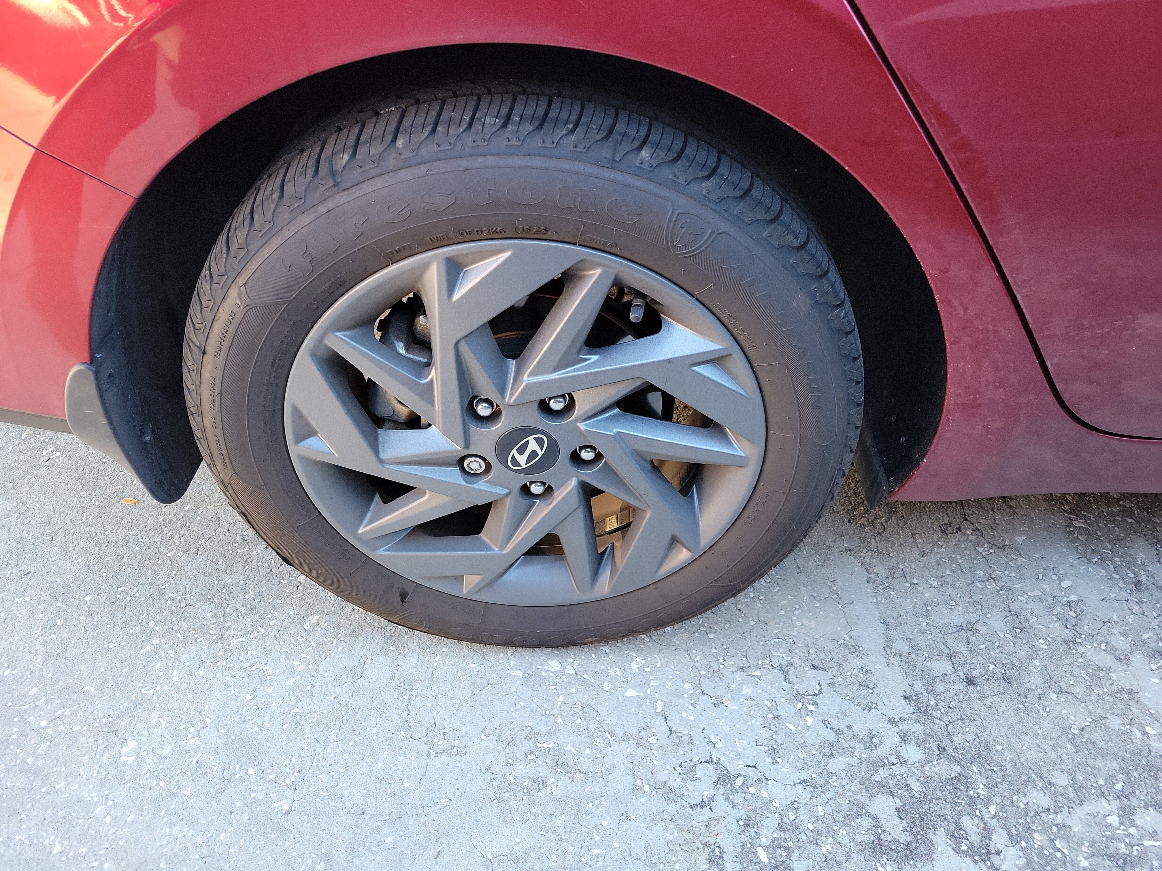 Used 2024 Hyundai Elantra SEL FWD image 4