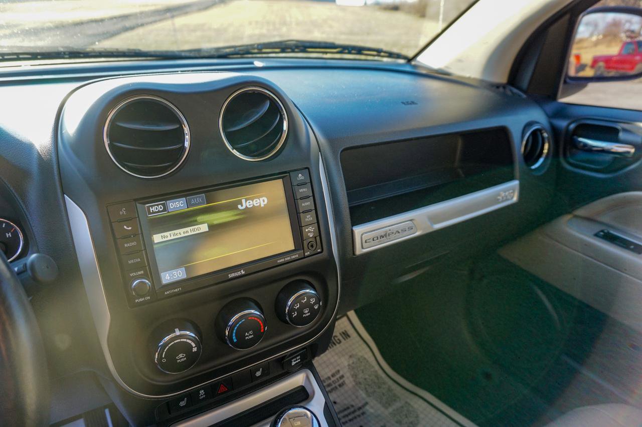 Used 2014 Jeep Compass Latitude image 14