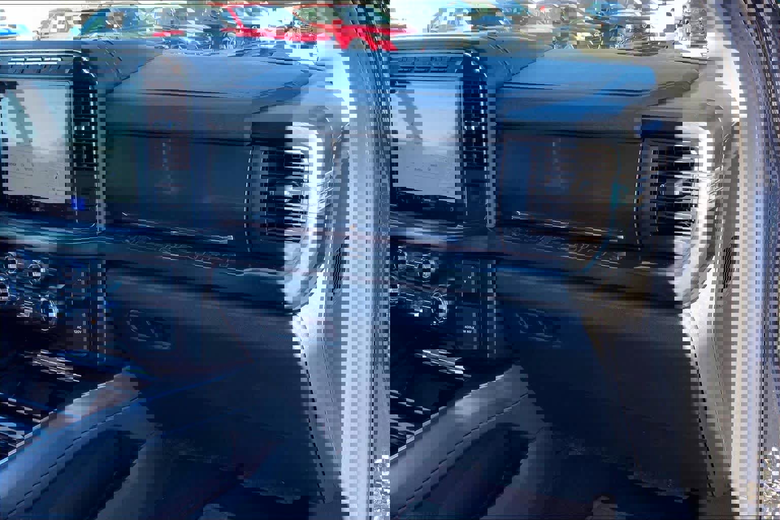 Certified 2023 Ford F250 Lariat w/ Chrome Package image 19