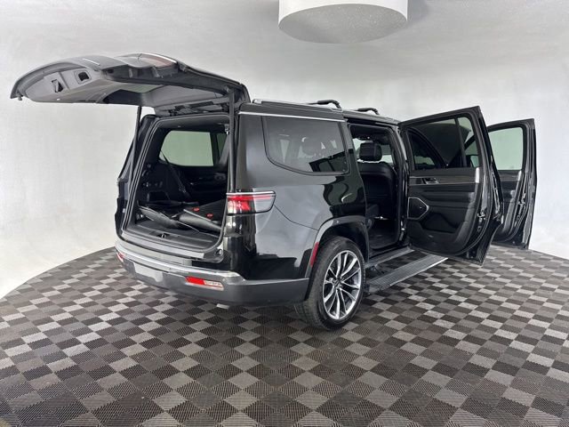 Used 2022 Jeep Wagoneer Series III w/ Premium Group I image 18