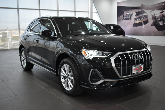 Used 2022 Audi Q3 2.0T Premium Plus w/ Premium Plus Package image 5