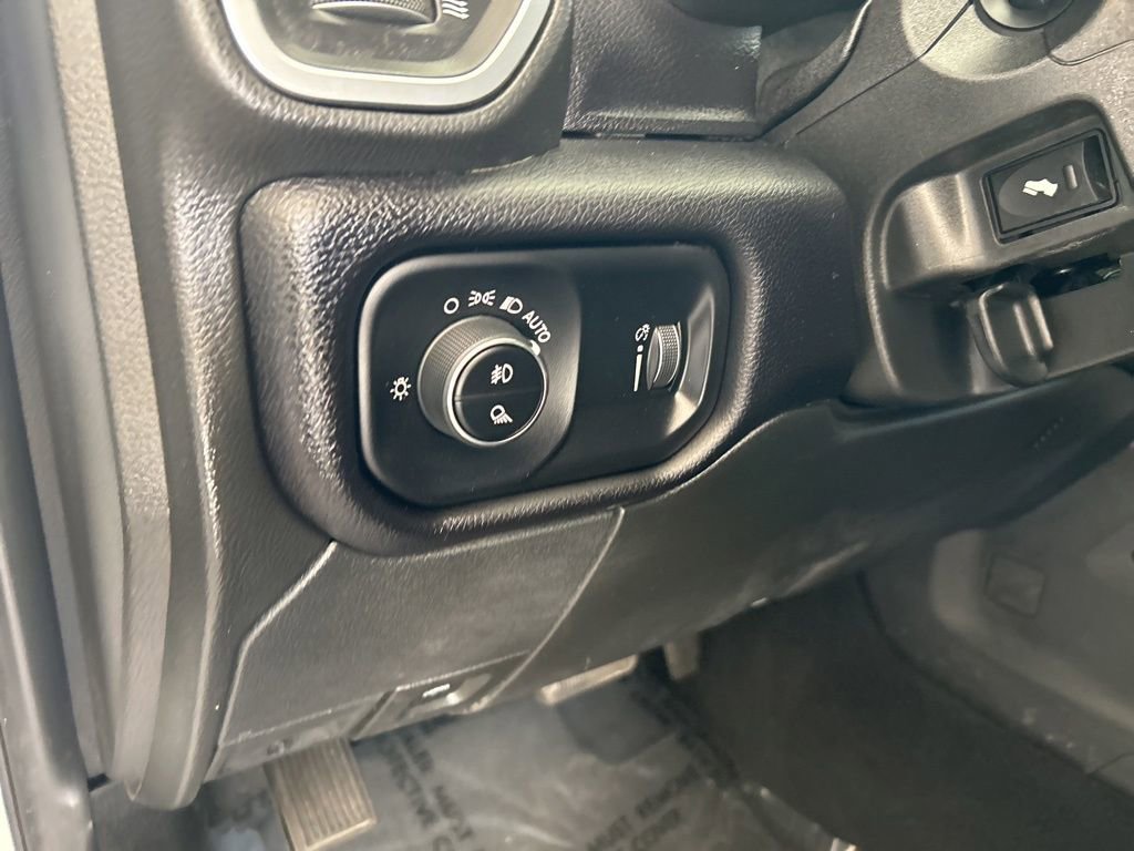 Used 2025 RAM 3500 Big Horn image 40