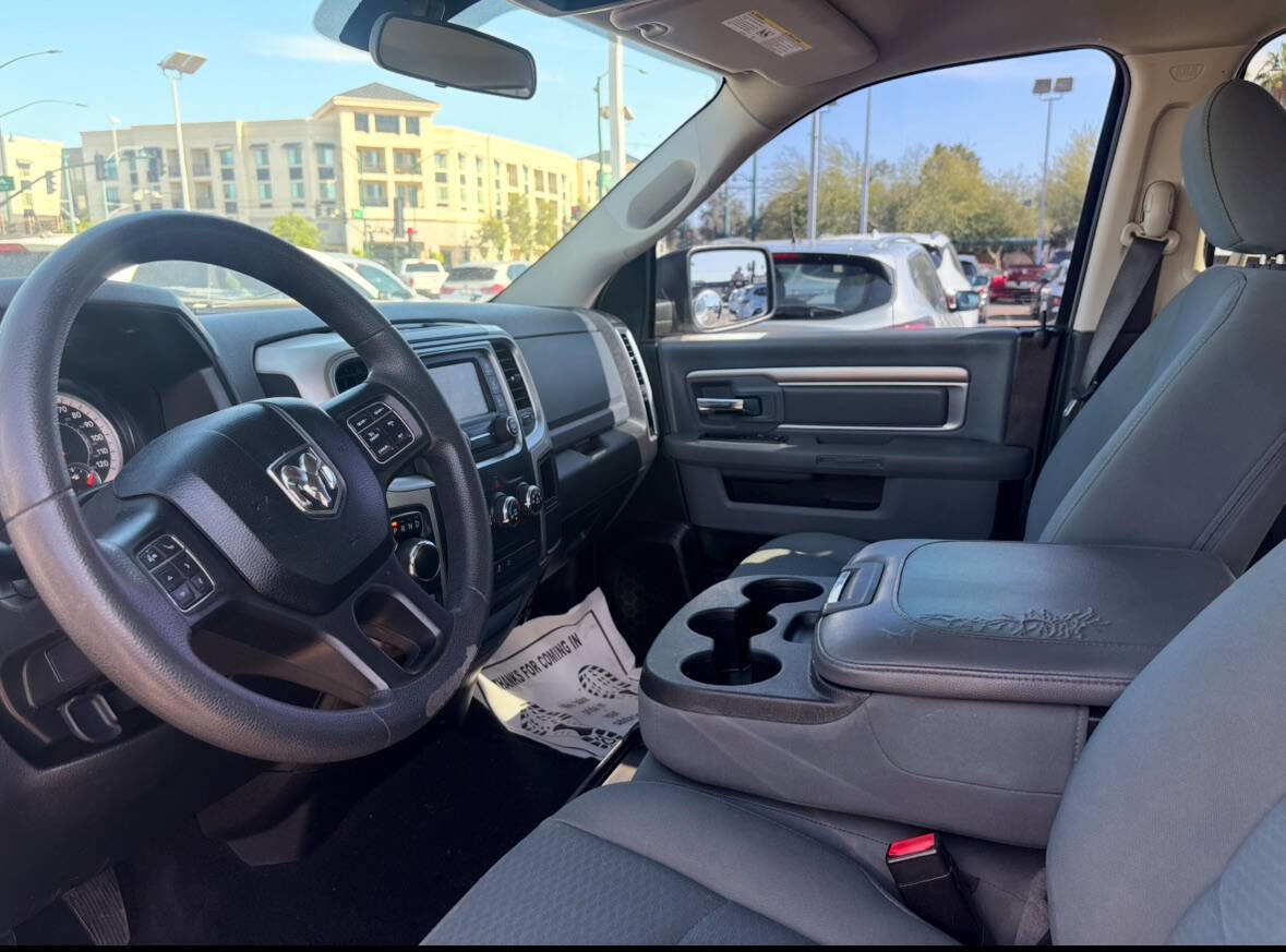 Used 2019 RAM 1500 Classic SLT AWD/4WD image 3
