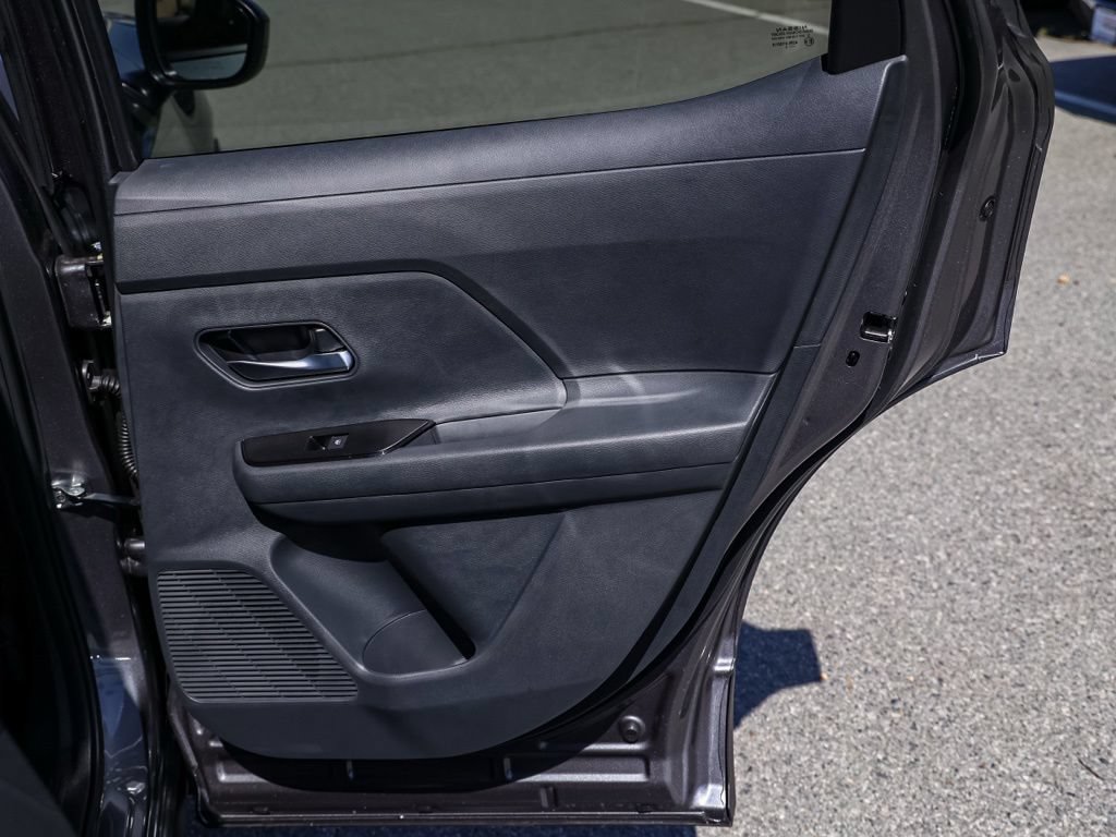 New 2026 Nissan Kicks SV w/ Cold Weather Package FWD image 19