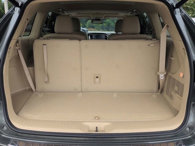 Used 2017 Toyota Highlander Limited AWD/4WD image 13