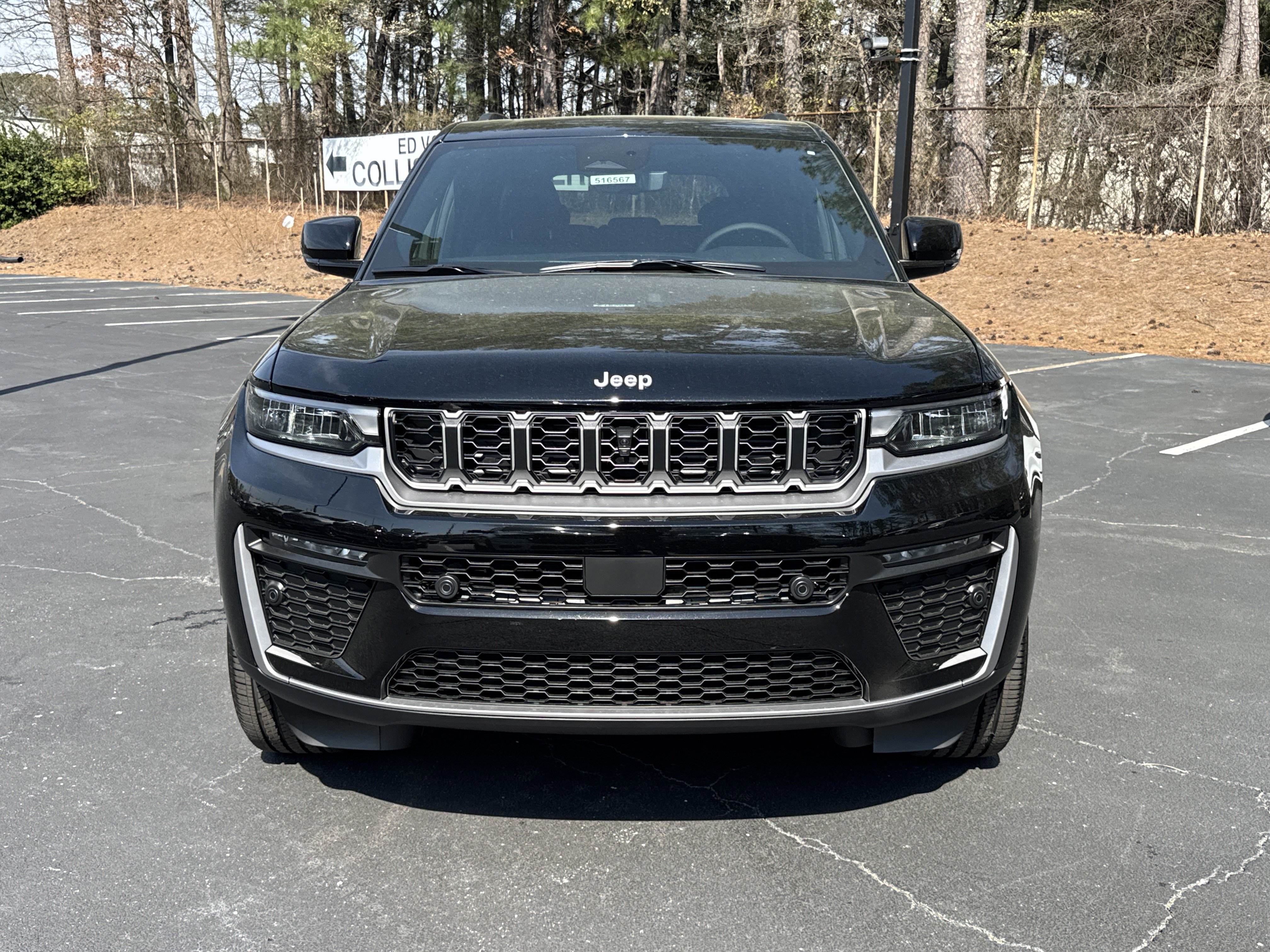 New 2026 Jeep Grand Cherokee Limited w/ Luxury Tech Group II image 2